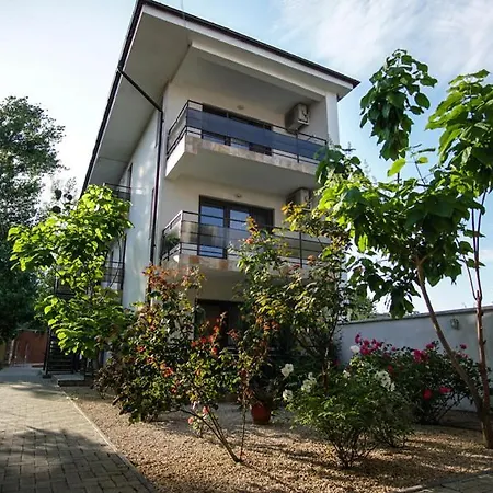 Tahne Hotel