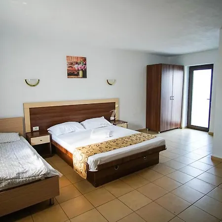Hotel Tahne
